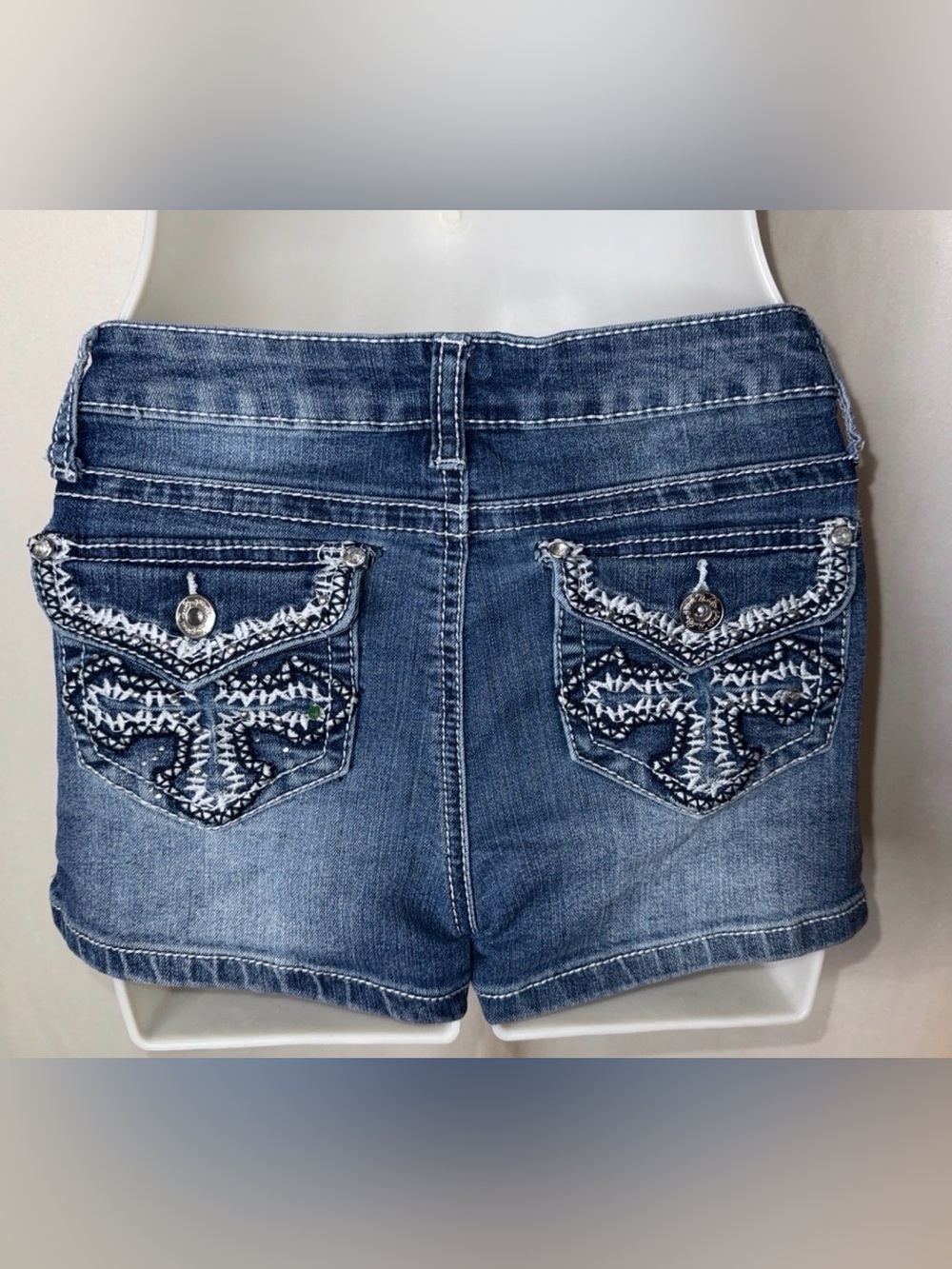 Women’s Embroidered Denim Shorts - Blue